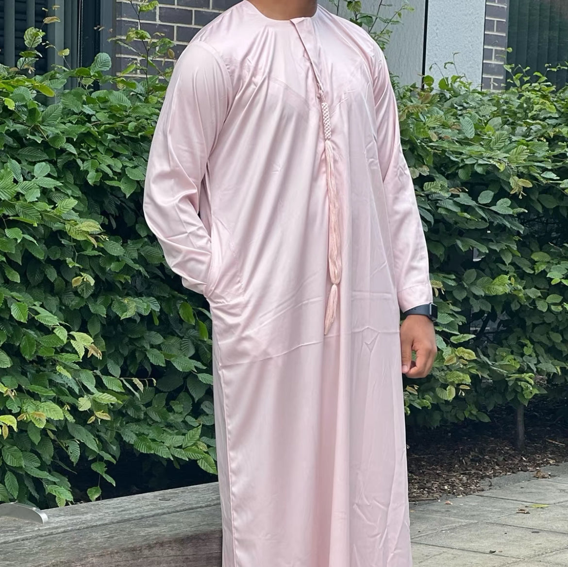 Clearance Shiny Emerati Style Thobe With Tassel